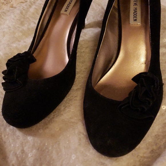 Steve Madden black suede pumps size 10. - Picture 2 of 6